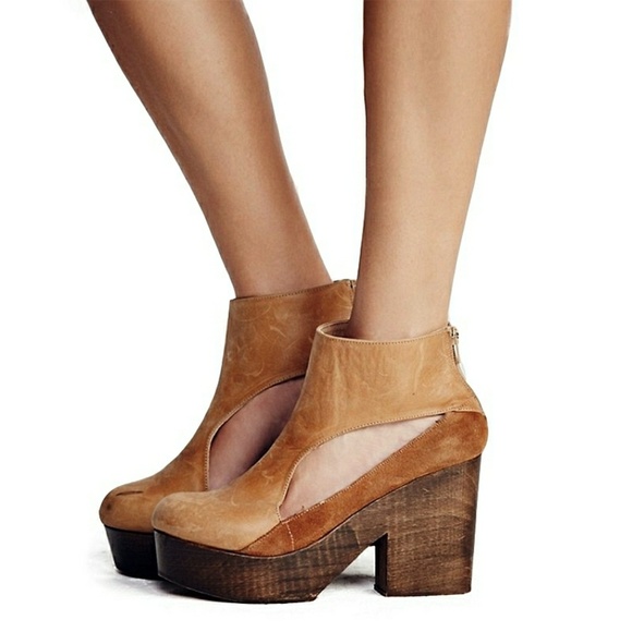 Free People Shoes - Free People 39 Horizon Clogs